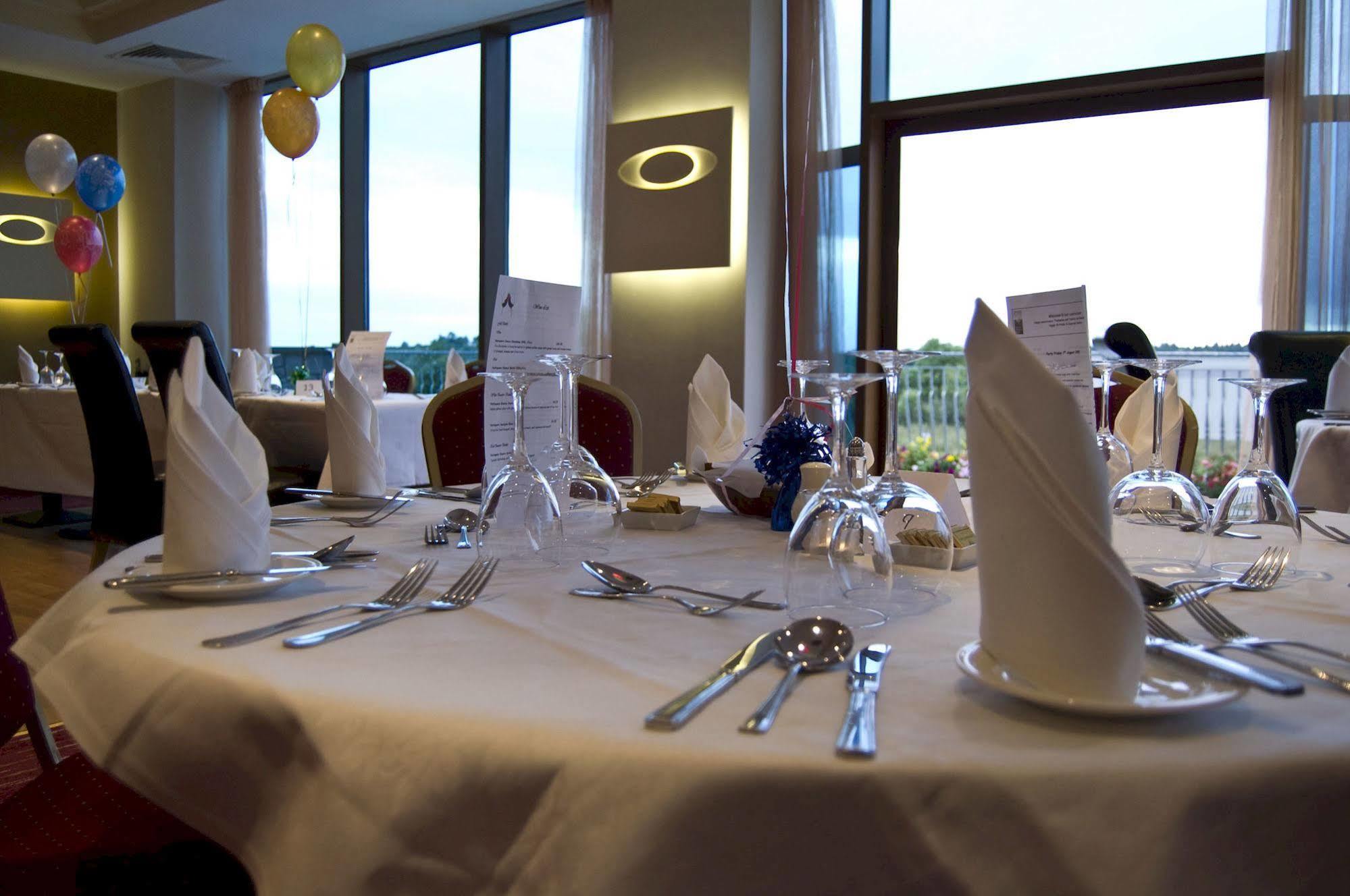 Leitrim Marina Hotel Carrick on Shannon Exterior foto